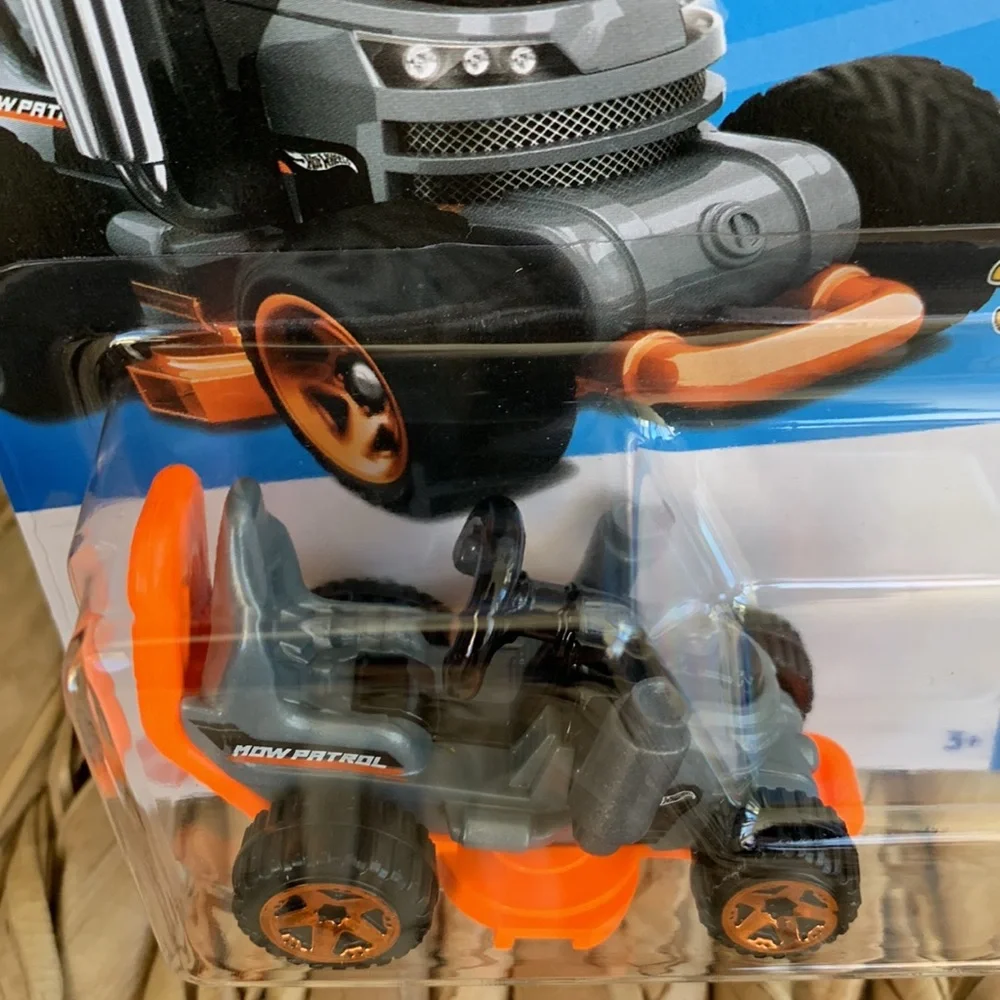 Hot Wheels Grass Chomper Mow Patrol Lawn Mower Hotwheels Lets Race 2024 Netflix
